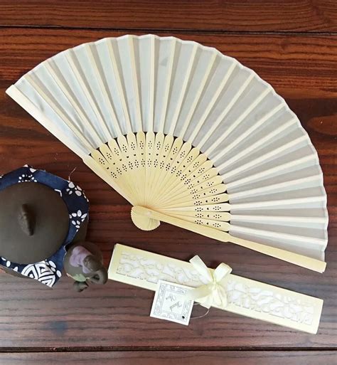 50pcs Personalized Folding Hand Fan Wedding Favorcloth Silk Fan