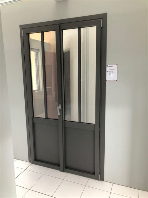 Les fabricants ont inventé un système de rupture de pont thermique et ont fait de l'aluminium un matériau. Porte-fenêtre en aluminium | CLIC BAIE destockage ménuiserie