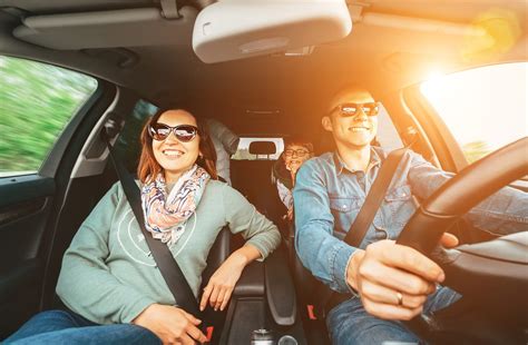 Below we show you the average cost of renting an economy car from three of the largest car rental companies in the united states: How much does it cost to rent a car? - Rentcars.com Blog