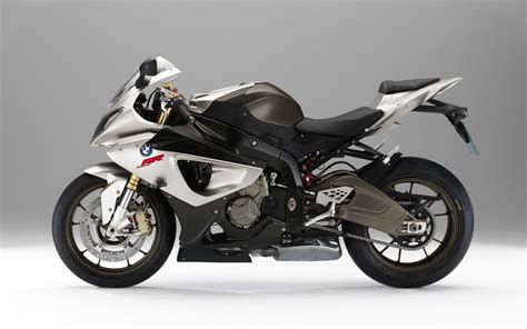 Dynamic stands for the purest form of racing sport and riding pleasure. 2010 BMW S1000RR Wallpapers | Wallpapers HD