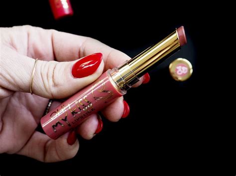 Eveline Glow And Go Swatch - Eveline Cosmetics - OH! MY KISS & GLOW AND GO EXTREME SHINE LIP GLOSS