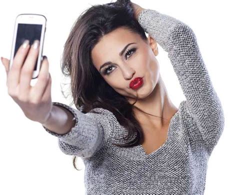 Jak Zrobić Idealne Selfie 5 Prostych Zasad Dzięki Którym Będziesz Zachwycać Swoimi Zdjęciami