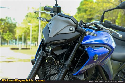 It is available in 3 colors, 1 variants in the indonesia. 2020-yamaha-mt-25-review-test-ride-price-malaysia-250cc-4 ...