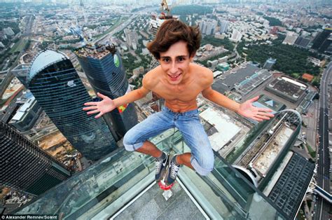 Meet The Extreme Russian Climbers Who Scale Moscows Tallest Structures