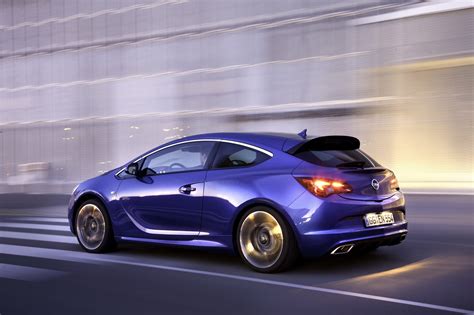 Auto models 2.0 turbo 6mt. Foto: Opel Astra OPC 2012 Opel Astra OPC 2012 07 : Autoblog.nl