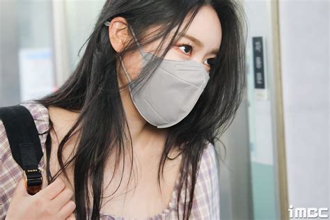 롤린 역주행 이후 히든트랙3 이라는 프로그램에서 브레이브걸스 멤버들이 high heels앨범의 수록곡인 help me를 라이브로 완벽히. 포토 브레이브걸스 민영, '메보좌' 실물좌