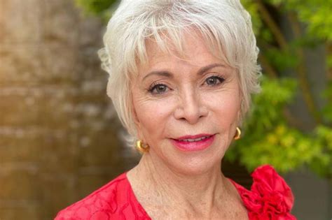 Isabel moved to santiago with her mother after the divorce. Isabel Allende estrena una serie de TV biográfica sobre ...