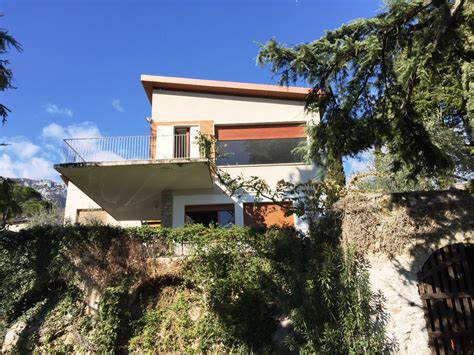 Haus mit herrlichem blick auf limone und den see! Große, freistehende Villa am Ufer des Gardasees mit ...