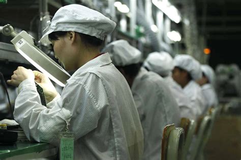 Les Condition De Travail Des Ouvriers - Conditions de travail en Chine: Apple accusé de ne pas tenir ses promesses