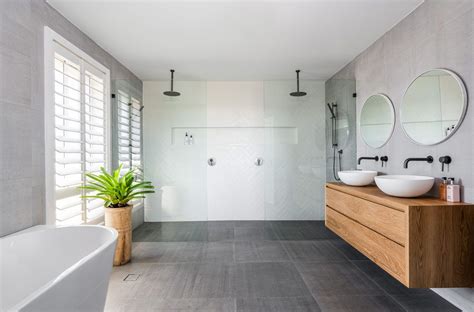 Whether it's a tiny powder room or a shower stall that's basically on top of the toilet (been there!), a small bathroom can make those morning and evening routines a lot less glamorous, and, more importantly, less efficient. Double Shower in Large Lux Ensuite in 2020 | Ensuite ...