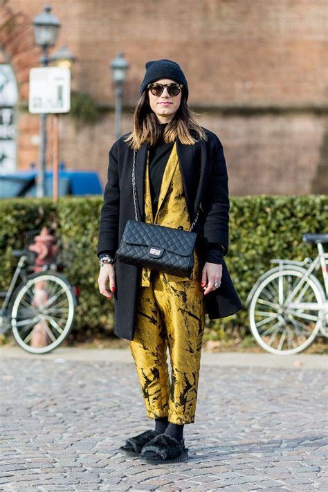 20 Black And Gold Outfits To Wear This Winter Black And Gold Outfit