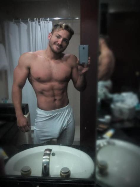 Pecstacular Henry Licetts Bathroom Bulge Selfies Click