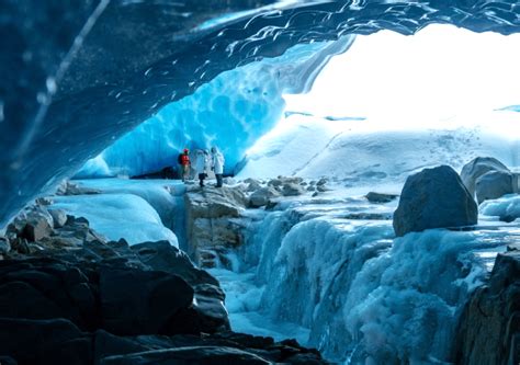 Helicopter Tour Ice Cave And Volcano Adventure Whistler Epic Experiences