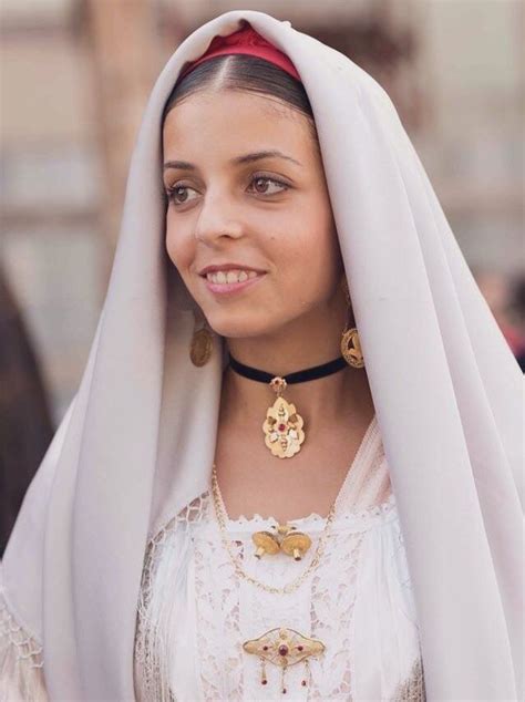 Filet Traditional Dresses Chain Necklace Hijab Culture Turbans Portrait Chic Aesthetic
