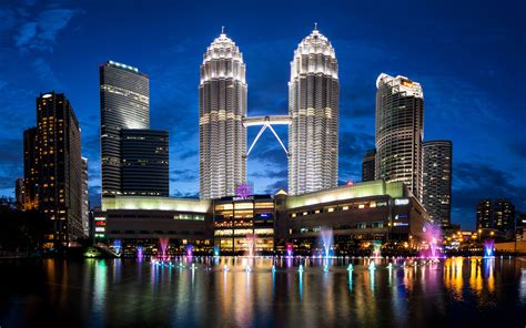 Petronas Towers Malaysia Skyline 4k Wallpapers Hd