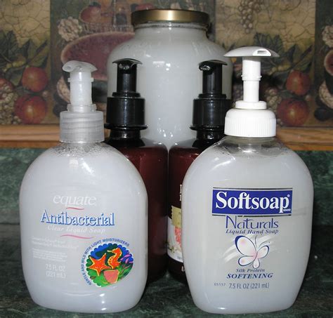 These factors include moisturizers, comfort, convenience and how they are stored. Making Liquid Soap from Bar Soap