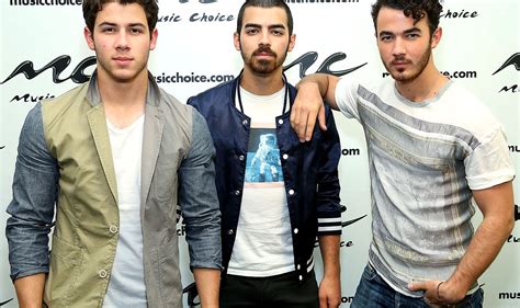 jonas brothers cancel 19 date tour deep rift within the band