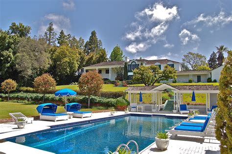 Live In Luxury On One Of The Finest Streets In The Holmby Hills Area Of