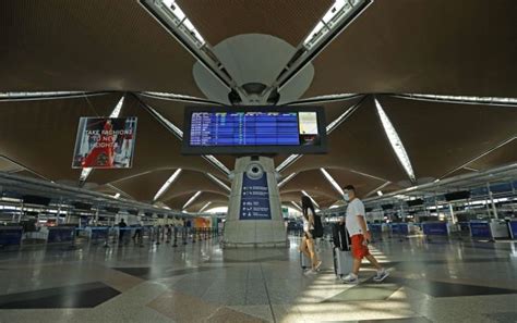 ˈkuˈala ˈtəˈrəŋˈganu), often abbreviated as k.t., is a city, the administrative capital, royal capital and the main economic centre of terengganu, malaysia. KLIA disenarai 10 lapangan terbang terbaik dunia - Utusan ...