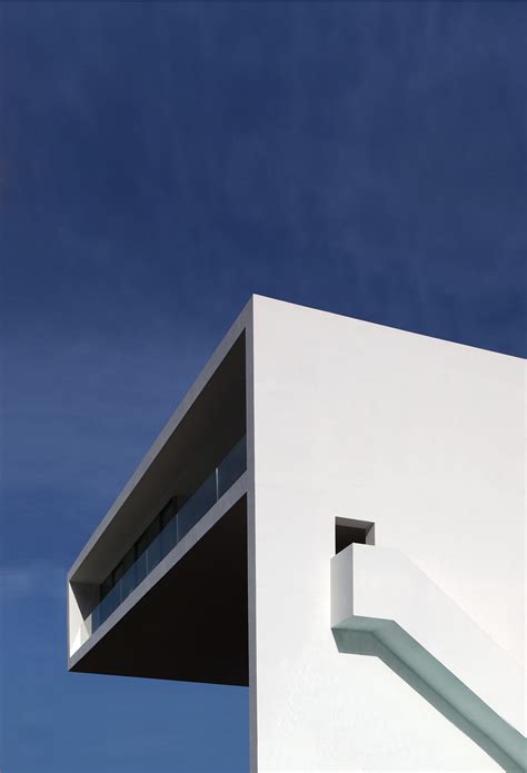 Minimalist House Design Breathtaking Home On The Cliffs