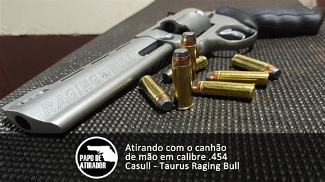 Atirando Com O Canhão De Mão Em Calibre 454 Casull Taurus Raging