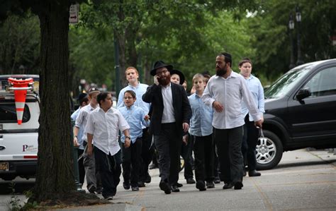 After Declining New York Citys Jewish Population Grows Again The
