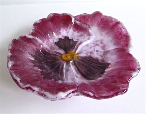 Fused Glass Pansy Dish By Bprdesigns Etsy Fused Glass Pansies Glass Flowers