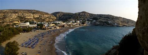 In the village there are tourist shops, restaurants, cafes and bars. Matala beach
