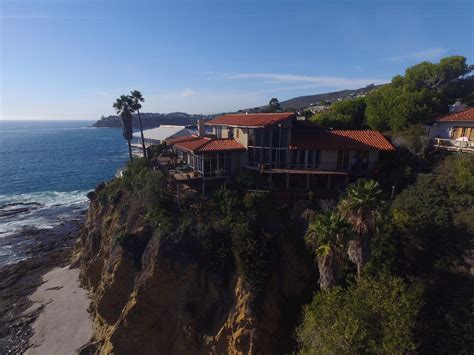 Cliff Hanging Home Evokes Big Sur Coastal Real Estate Guide