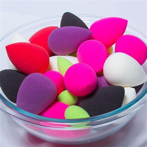 How To Use A Beauty Blender The Right Way Stylecaster