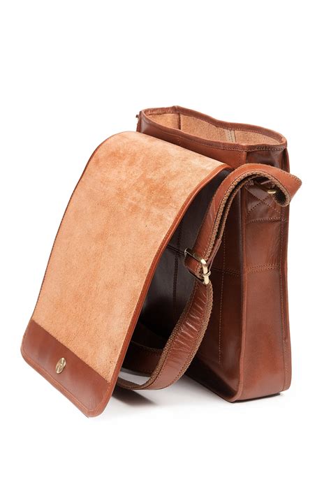 Tinnakeenly Leathers Messenger Bag Tan Leather — Siopa Na Bhfíodóirí