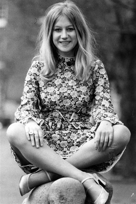 30 Stunning Vintage Photos Of A Young Helen Mirren From The 1960s And 1970s ~ Vintage Everyday