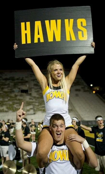 Go Hawks Iowa Hawkeye Football Iowa Hawkeyes Cheerleaders Iowa Hawkeye