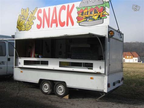 Afin de choisir sa remorque d'occasion de manière à ne pas faire d'erreurs, il convient de prendre le temps d'étudier les critères. Remorque snack occasion - Tracteur agricole