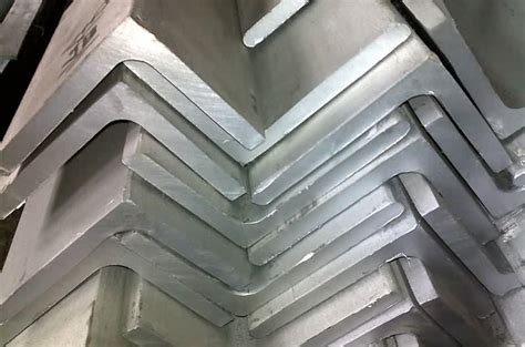 01hotrolledunequalanglesteelgalvanized