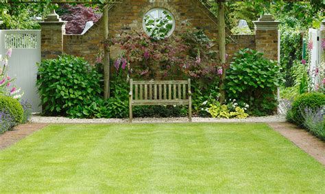 Best gardening designs for cramped spaces. Small garden ideas to make the most of a tiny space
