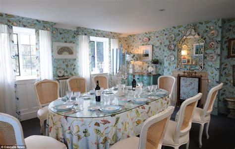 Transform the look of your room with gorgeous bed sets in a wide range of colours and designs. Laurence Llewelyn-Bowen puts 16th Century manor on market ...