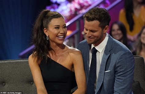 The Bachelorette Vet Gabby Windey Reveals She Is Dating A Woman Daily Mail Online