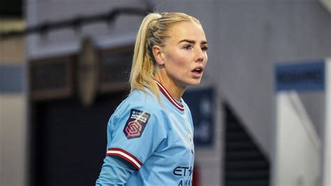 England Star Alex Greenwood Signs Contract Extension With Manchester