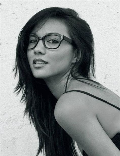Melissa Paulo Sexy Model