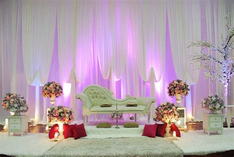 Pin By Nur Afifah On Malay Wedding Classic Sofa Malay Wedding
