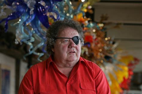 Former Contractor Sues Dale Chihuly Claiming He Helped Create Artwork