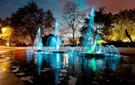 Hyde Park Fountains Colours Walk Around The World Fountains Pretty