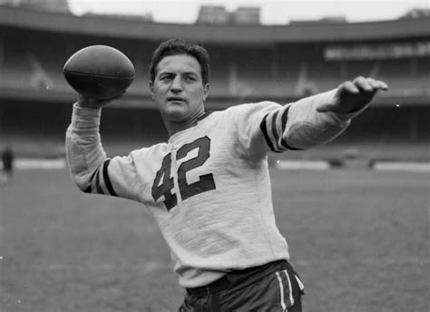 Sid Luckman The First Great Nfl Quarterback Tgt Usa