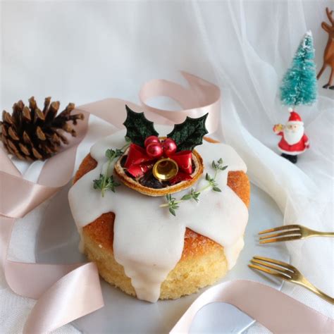 This lemon loaf cake is homemade with simple ingredients. Christmas Lemon Pound Cake - Journey
