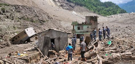 Hopes Fade For Landslide Victims In India Borgen