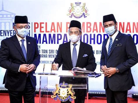 Salah satu dari 7 fokus pelan suara hati johor dalam kad laporan tersebut ialah perumahan dan pemilikan tanah untuk keperluan dan kehendak rakyat johor. PM lancar Pelan Pembangunan Mampan Johor (PPMJ) 2030