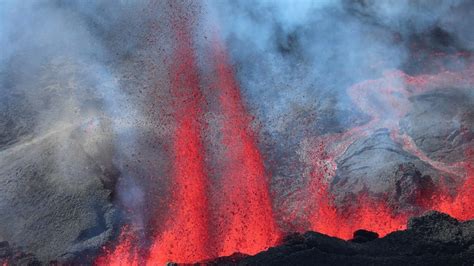 'Worst case scenario': Underwater magma chamber 'could kill 100 million ...
