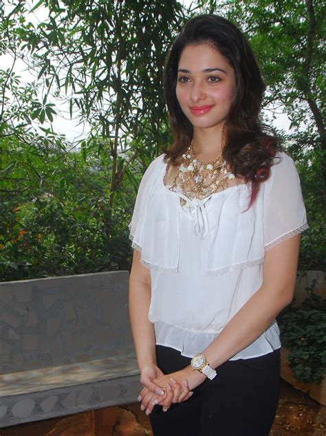 High Quality Bollywood Celebrity Pictures Tamanna Bhatia Looks Super