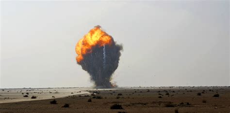 Airmen Iraqi Army Technicians Destroy Stockpile Of Munitions Us